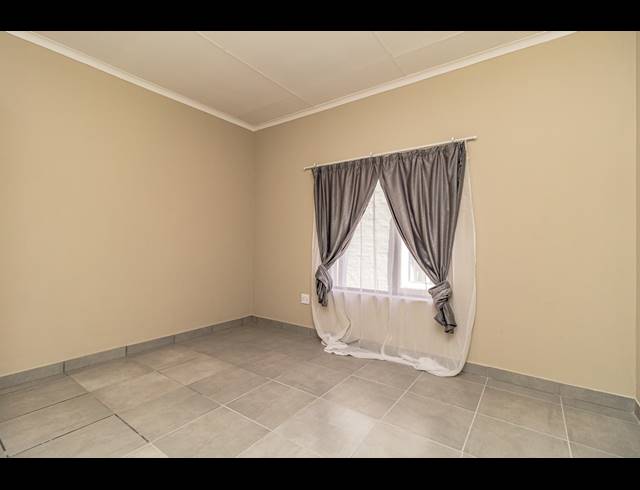 2 BEDROOM APARTMENT FOR SALE IN POMONA